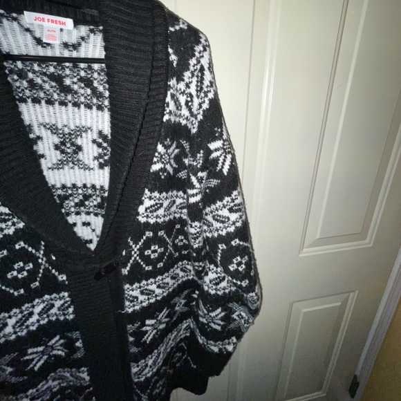 Beautiful Sweater great for those chilly days by Joe Fesh - Picture 5 of 7